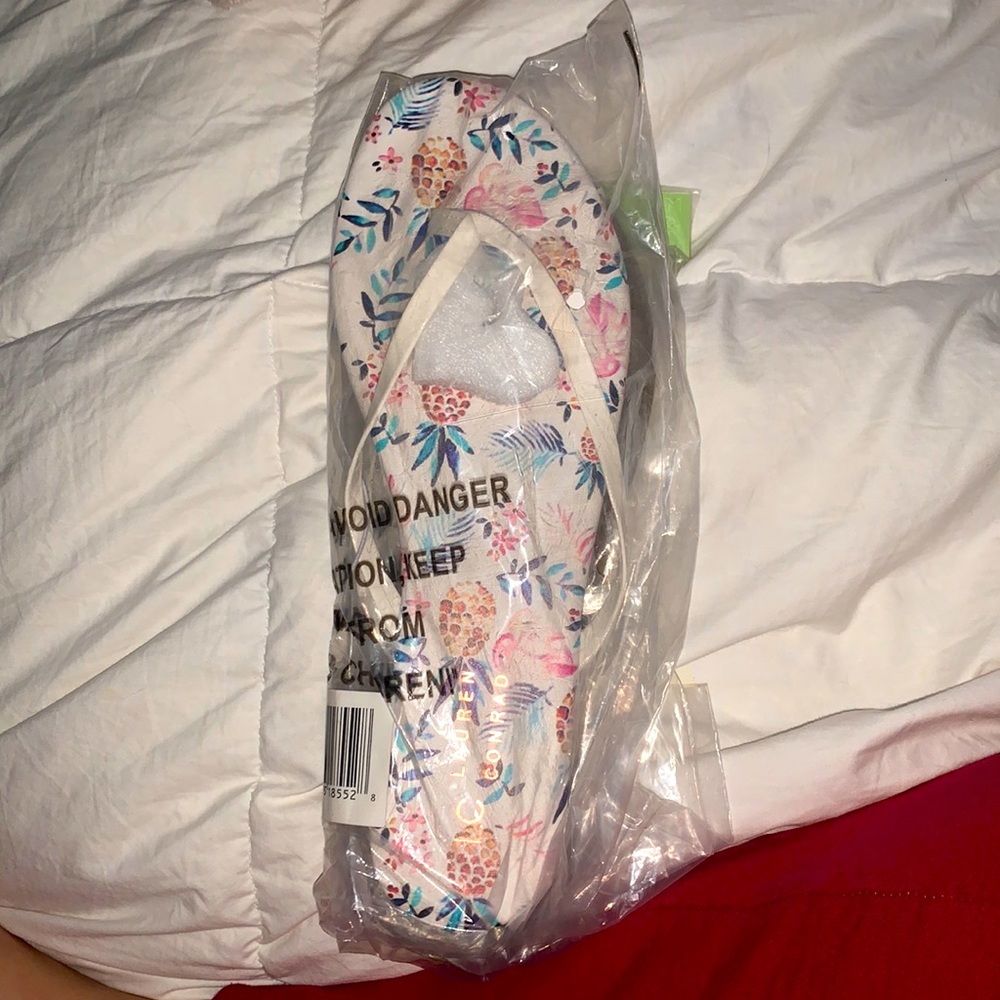 LC Lauren Conrad Flip Flops